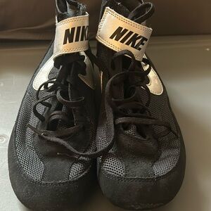 Wrestling shoes … great condition